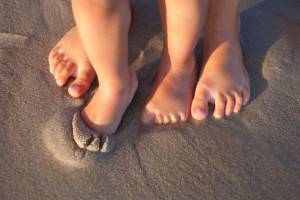 walking barefoot flat feet